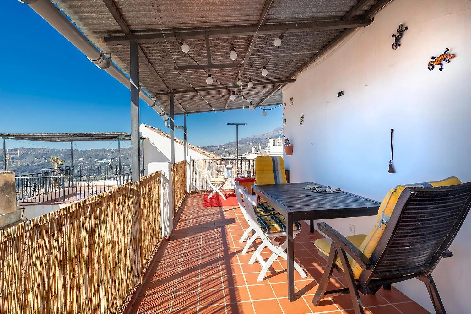 Casa Marlo, Spacious House In The Lively Centre Of Cómpeta Hébergement de vacances