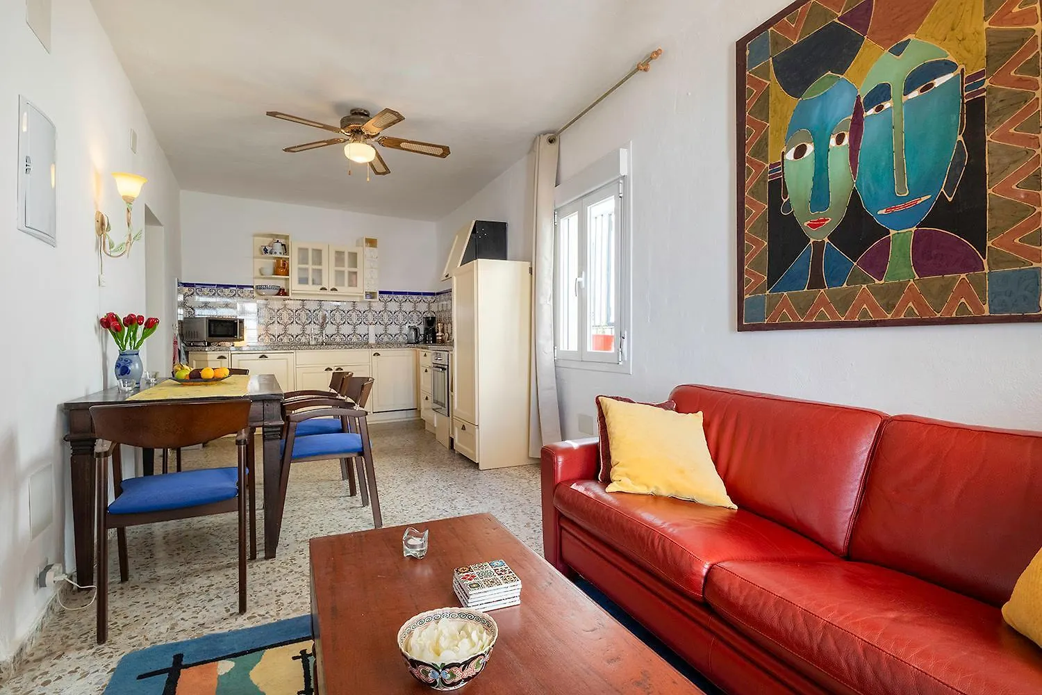 Casa Marlo, Spacious House In The Lively Centre Of Cómpeta