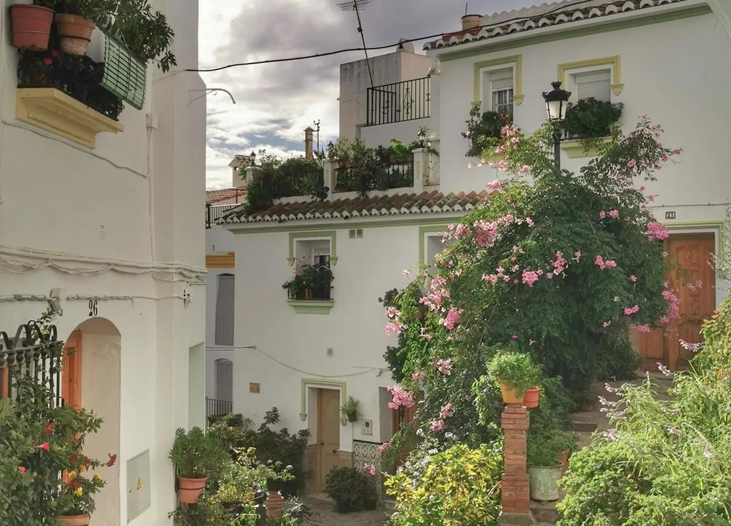 別荘 Casa Marlo, Spacious House In The Lively Centre Of Cómpeta
