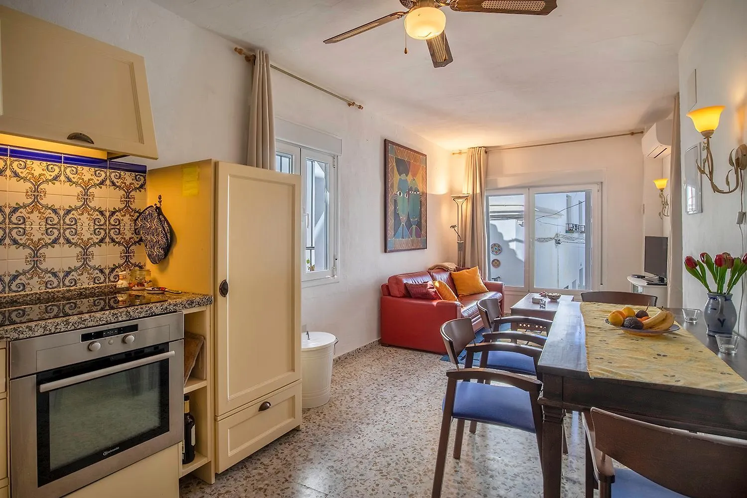 Casa Marlo, Spacious House In The Lively Centre Of Cómpeta