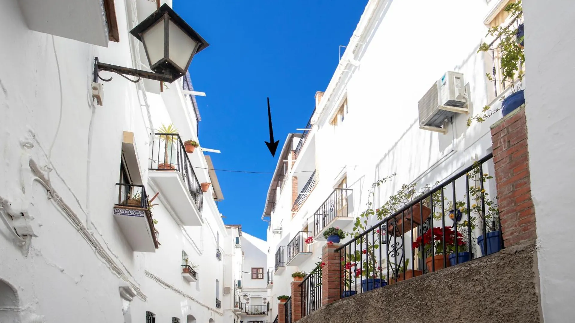 Casa Marlo, Spacious House In The Lively Centre Of Cómpeta 0*,